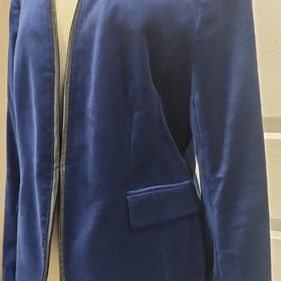 White House Black Market Deep Blue Velvet Blazer - Picture 3 of 7